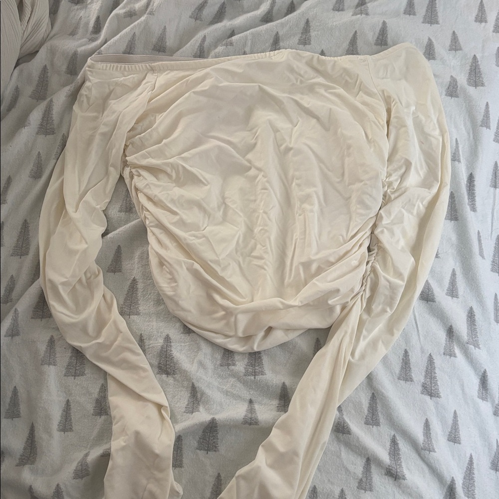 Edikted Womens Long Sleeve Off the Shoulder Cream Top